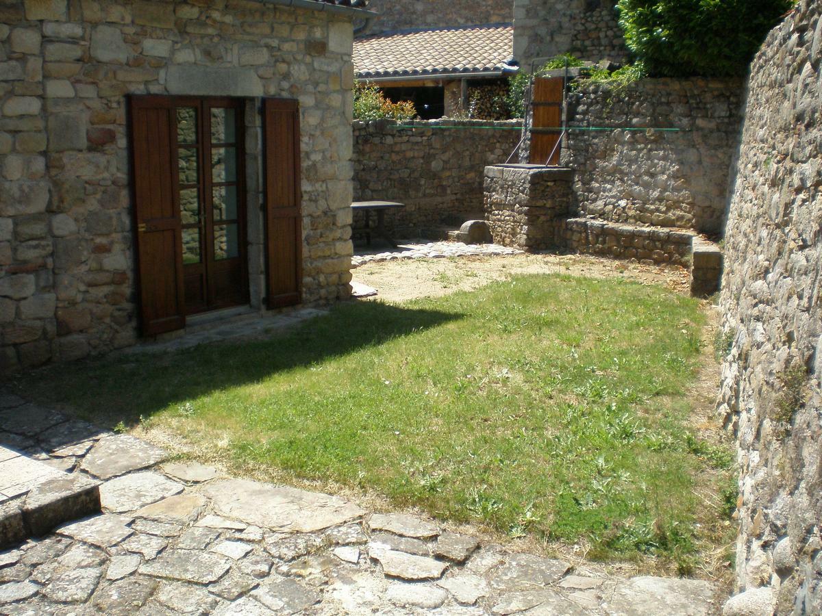 Location de gites Les Sources Chambonas/Les Vans Chambre photo