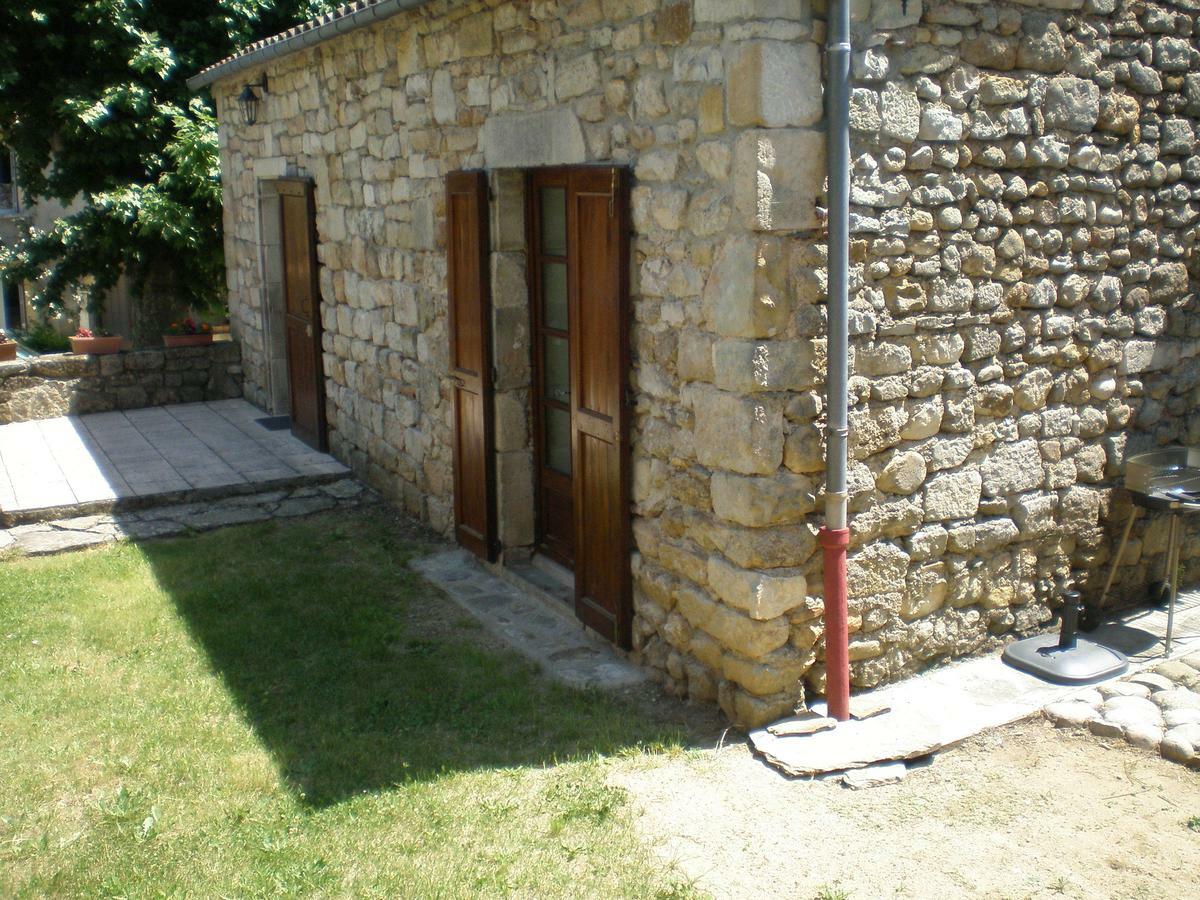Location de gites Les Sources Chambonas/Les Vans Chambre photo